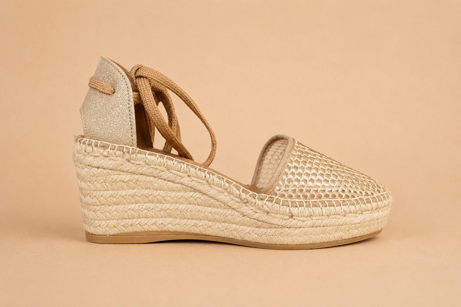 Espadrille de Malla Dorada y Aluminio con Atado al Tobillo