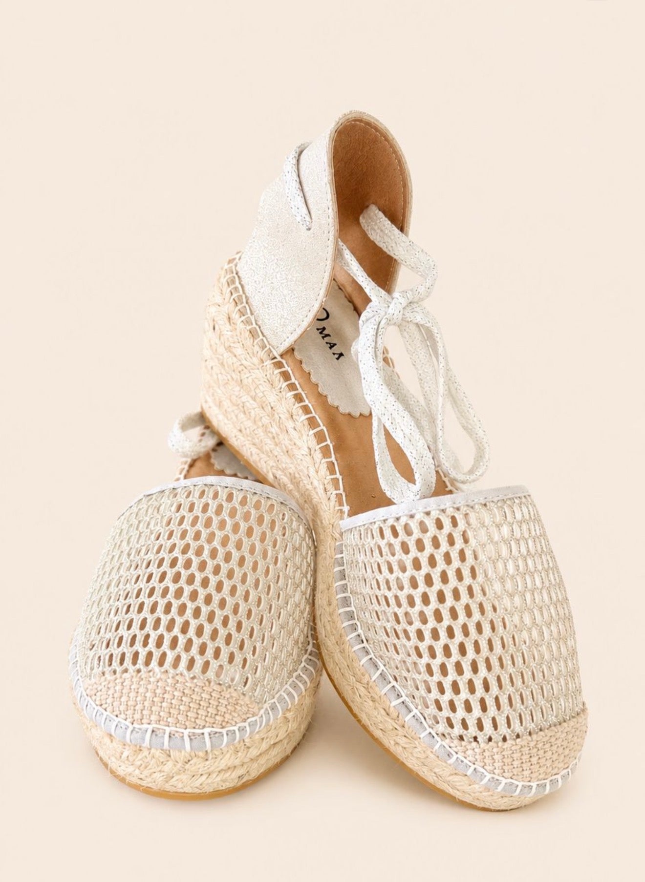 Espadrille de Malla Dorada y Aluminio con Atado al Tobillo